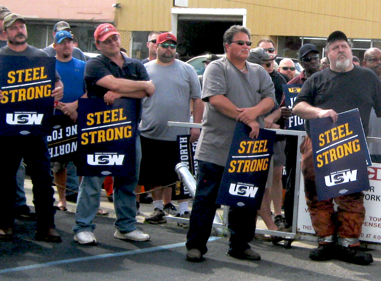 Steelworkers rally in Fairfield, Alabama, Aug. 30 against U.S. Steel demands for increase in health care costs and other concessions. Contract for over 30,000 ran out two days later.