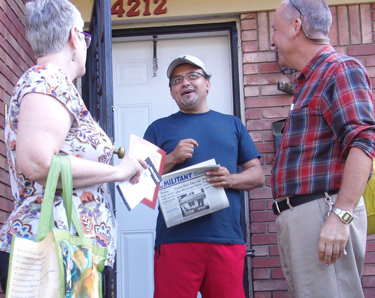 Guillermo Perezlima, center, speaks with Socialist Workers Party members Amy Husk and Dean Hazlewood in Louisville, Kentucky, Sept. 22. “As an immigrant, I’ve been treated differently,” Perezlima said, “I work hard but they look at me differently.” He purchased a Militant subscription and said he wanted to attend weekly discussions the party organizes.