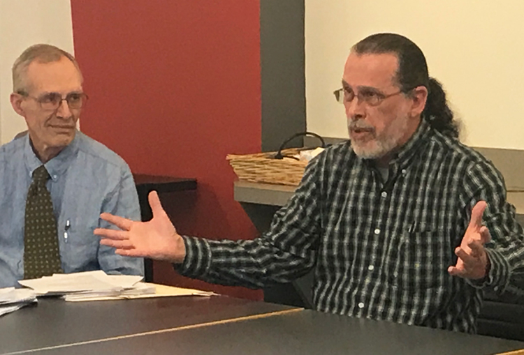 “The best way to learn about Cuba is to go and see for yourself,” professor Enrique Sacerio-Garí told meeting in Philadelphia, Feb. 3. John Staggs, left, Socialist Workers Party candidate for Philadelphia City Council at-Large, described the 2019 May Day brigade to Cuba.
