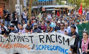 Marcha en Melbourne, Australia, 15 de marzo, condena ataque armado antiinmigrante contra dos mezquitas en Nueva Zelanda que mató a 50 feligreses.