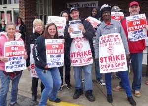 Workers picket Stop & Shop in Bridgeport, Connecticut, April 20. Strike took on company moves to widen divisions between full- and part-time workers, hike health insurance costs.