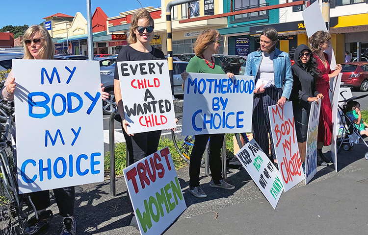 New Zealand picket defends women’s right to abortion
