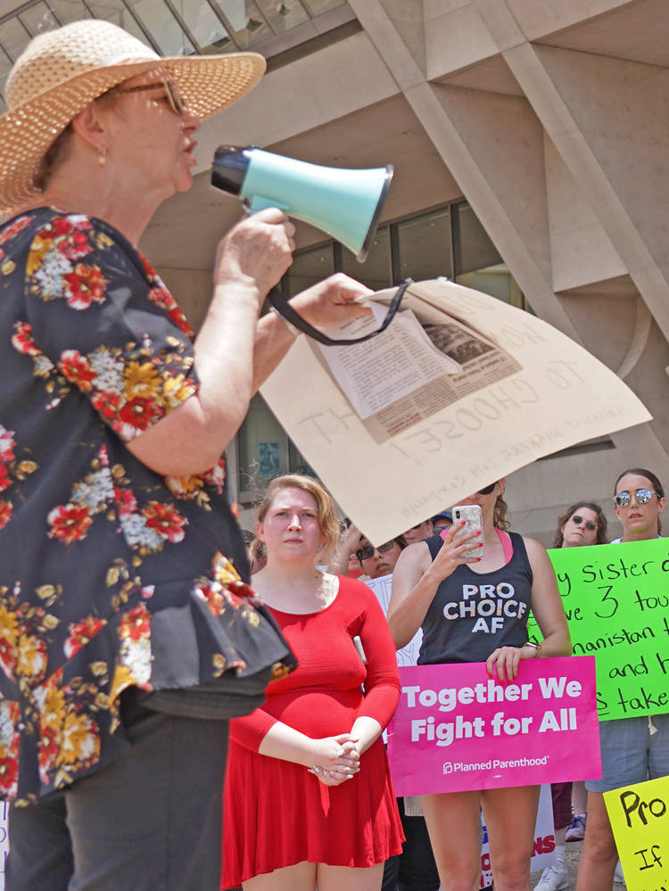 “We must not depend on Democrats or Republicans to defend abortion rights,” Alyson Kennedy, SWP candidate for Dallas mayor told 100 people at May 25 abortion rights protest.