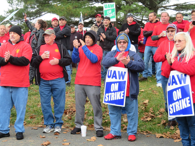 Mack Truck strikers rally in Macungie, Pennsylvania, Oct. 20, part of 3,600 out on strike. “The company just thinks about profits,” said striker Steve Gerhard. “The union is our fraternity.”