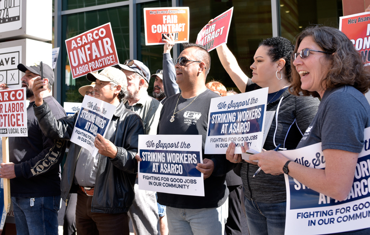 Obreros del cobre en huelga contra Asarco protestan en Phoenix contra ataque patronal a sindicatos, 24 de febrero. Unos 1 700 obreros han estado en huelga desde el 13 de octubre.