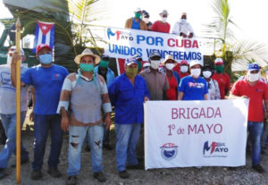 Brigade de travail mise sur pied par les dirigeants syndicaux de la province de Camagüey. Quand la manifestation du 1er mai a été annulée, les volontaires, qui cherchent à défendre leur révolution, ont appelé leur contingent, la Brigade du 1er mai.