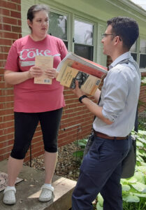Amy Blair in Louisville, Kentucky, got Militant subscription and The Clintons’ Anti-Working-Class Record after talking with SWP congressional candidate Samir Hazboun.