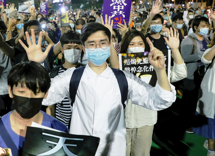 Hong Kong workers mark Tiananmen Square massacre