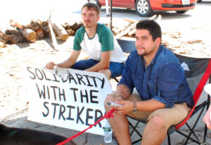 Zak Larrabee, left, and Damon Ely, both from Boston, brought dozens of sandwiches to Bath shipyard strikers July 18, telling Militant their solidarity, and sandwiches, “were well received.”
