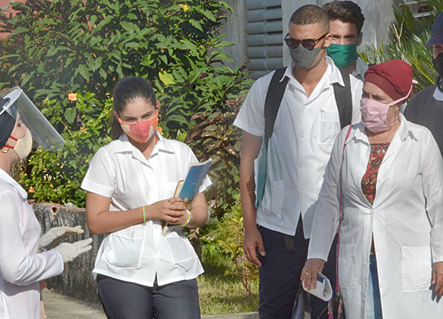 Cuban medical students, teachers prepare to do daily house to house visits in fight against COVID. Gains of Cuban health system stem from six decades of workers and peasants in power.