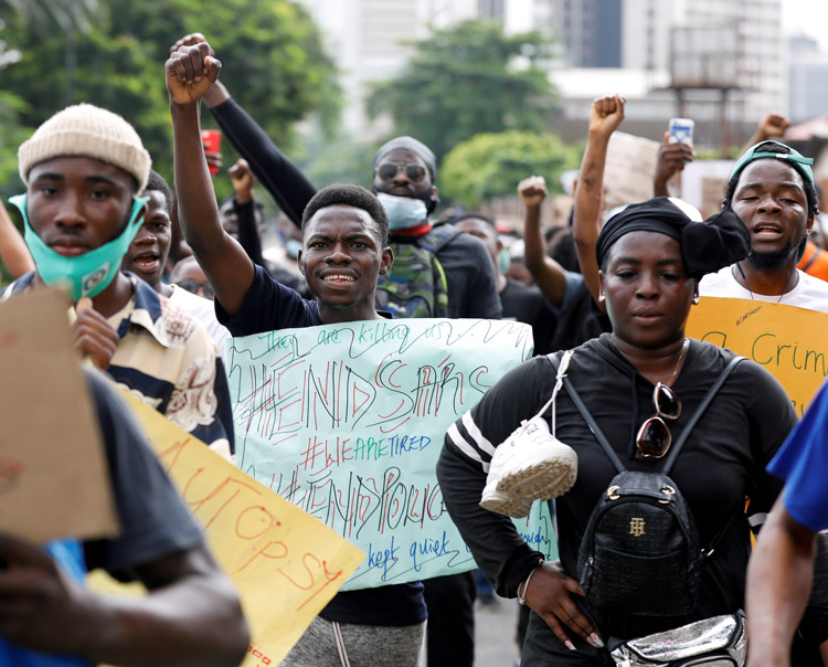 Tens of thousands of workers and youth have demonstrated in October across Nigeria to demand government’s repressive SARS police unit be dissolved. Above, Oct. 11 rally in Lagos.