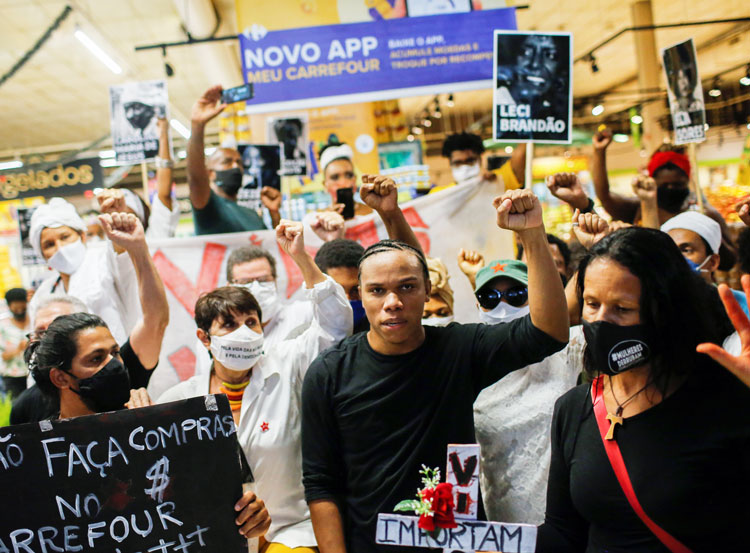 Rally in Brasilia, Brazil, Nov. 20 protests killing of Joao Alberto Silveira Freitas, a 40-year-old black man beaten to death by security guards at Carrefour supermarket in Porto Alegre.