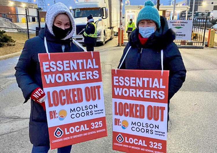 Members of Canadian Union of Brewery and General Workers Local 325 picket Molson Coors plant in Toronto. Bosses locked them out Feb. 20 to try and force concession demands.