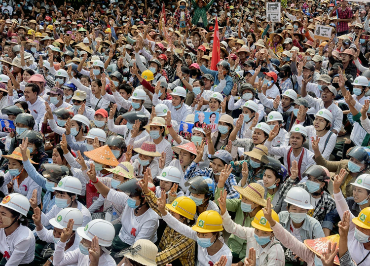 April 1 protest against military coup in Tant Se, in Myanmar’s Sagaing Region, by workers, farmers, Buddhist monks, students from surrounding towns and villages. Region has history of farmers fight for land, as well as Chin and other ethnic minorities’ battles for equal rights.