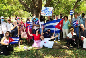 Caravana en Tampa: ¡Alto al embargo contra Cuba!
