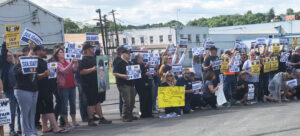 United Steelworkers union members on strike against Allegheny Technologies Inc. and their supporters rally at plant in Washington, Pennsylvania, June 22. Workers are fighting against company attacks on union, cuts in retirement benefits, demand workers pay more for health insurance.