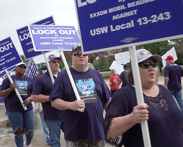 Trabajadores en lucha contra cierre patronal de ExxonMobil protestan frente a sede de la empresa en Irving, Texas, mayo 26. “Quieren destruir el sindicato”, dijo el presidente del local.