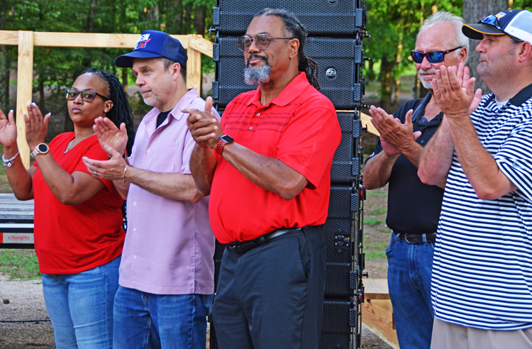 Miembros del sindicato automotriz UAW y de otros sindicatos se unen a mitin en McCalla, Alabama, el 30 de junio en solidaridad con mineros del carbón de Warrior Met.