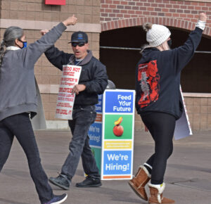 UFCW members strike King Soopers, Federal Heights, Colorado, Jan. 17. Workers won pay raise, better conditions.