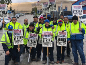Sanitation workers in Teamsters Local 542 stand firm in nearly four-week strike against Republic Services in the San Diego area demanding wages on par with company’s workers elsewhere.