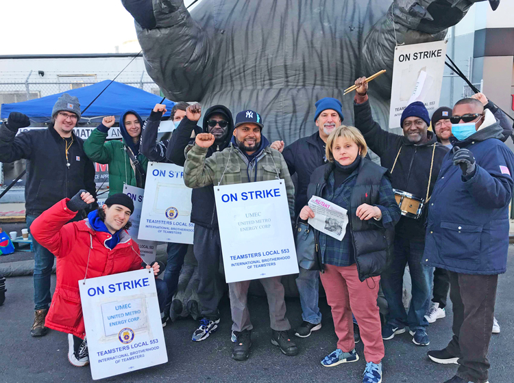 Teamsters Local 553 members and supporters picket United Metro Energy in Brooklyn, New York, Dec. 14. Workers are demanding pay equal to other area fuel-terminal operators.