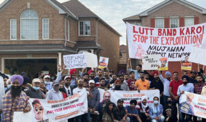 Truckers protest in Brampton, Ontario, Oct. 21, demanding bosses hand over wages stolen from drivers. “We need a union,” trucker Richard Nunda told the Militant outside Montreal.