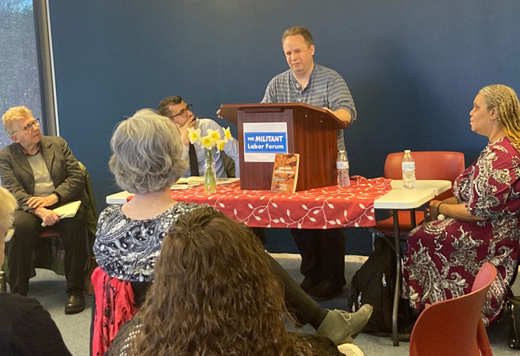 Militant Labor Forum in Cincinnati March 20 featured Dave Perry, Teamsters Local 100 shop steward and board member of the National Federation of the Blind, speaking; Gloria Robinson, right, president NFB Cincinnati chapter; and Maggie Trowe, far left, Socialist Workers Party.