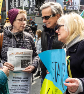 Joanne Kuniansky, left, SWP candidate for U.S. Congress from New Jersey, at March 5 NYC action supporting Ukraine. 
