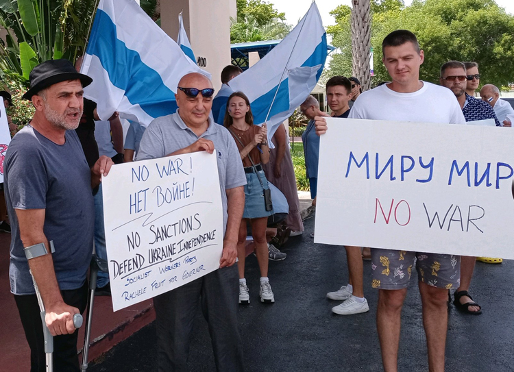 May 22 protest in Hallandale Beach, Florida, initiated by Russian immigrants against Moscow’s invasion of Ukraine. Putin regime is trying to crack down on opposition to war inside Russia.