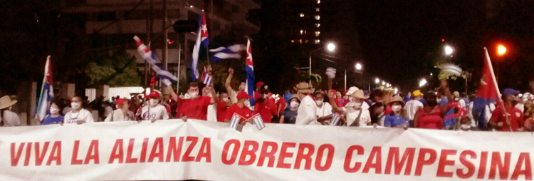 Desfile del Primero de Mayo en La Habana. La alianza obrero campesina ha sido esencial para la revolución socialista cubana.