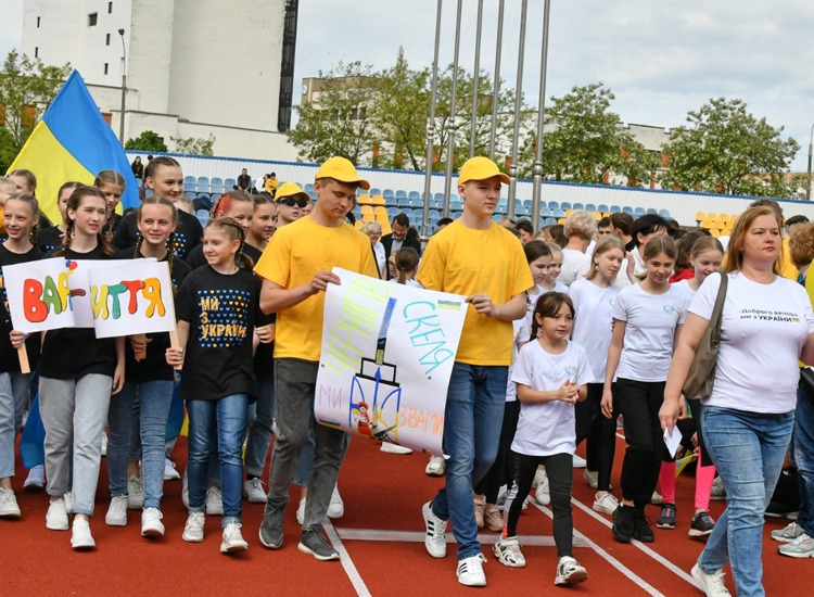 Students, teachers in Rivne, Ukraine, organize June 1 fundraising race to help rebuild Chernihiv, hard hit by Moscow’s assault. Speakers included head of union at nuclear power plant there.