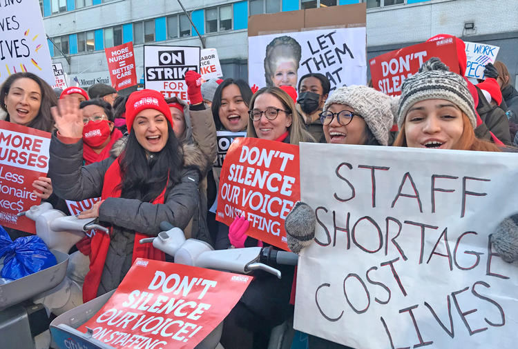 Más de 7 mil enfermeras en Nueva York de hospitales Mount Sinai y Montefiore terminaron huelga el 12 de enero tras acuerdo provisional que aumenta niveles de personal y salarios.