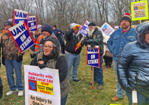 Dec. 17 rally in support of United Auto Workers Local 180 members strike against Case New Holland in Mount Pleasant, Wisconsin. Solidarity actions were crucial in union’s battle.