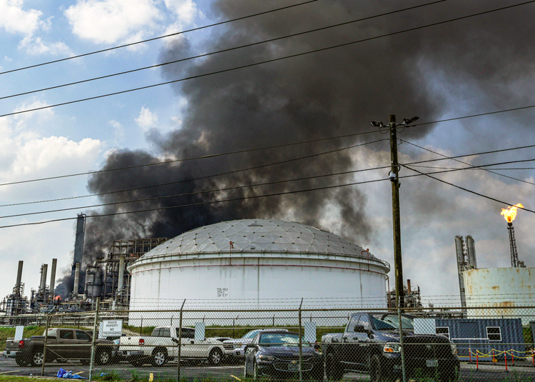 Shell chemical fire in Deer Park, near Houston, May 5, one of several recent disasters in East Texas. Big business drive for profits causes such “accidents,” as it did in East Palestine, Ohio.
