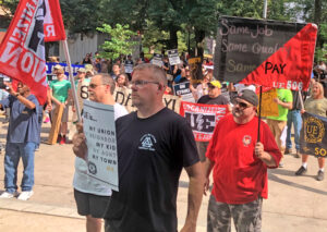 Pittsburgh rally backs striking Wabtec workers