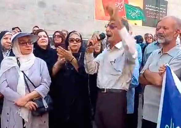 Retired teachers in Kermanshah, Iran, Aug. 22. Teachers union has backed weekly nationwide protests demanding freedom for imprisoned teachers, increase in pensions, political rights.