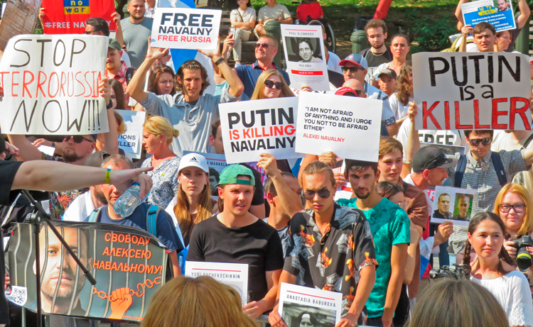 Russians from New York to Moscow protest Putin’s war