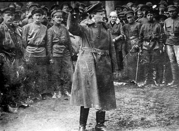 Leon Trotsky, commander of the Soviet army after the Bolshevik Revolution in 1917, addresses Red Guard combatants in 1918. The Bolsheviks, Trotsky said, pinned their hopes on the Russian Revolution inspiring toilers across Europe to emulate their example and take political power.