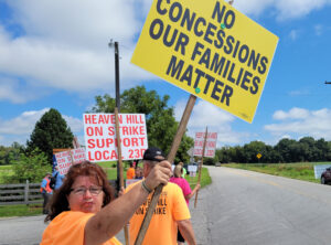 Militant United Food and Commercial Workers Local 23D members struck Heaven Hill distillery in Bardstown, Kentucky, September 2021, for better work schedules, family time, overtime pay.