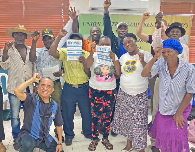 Obreros cañeros envían mensaje de solidaridad a huelguistas en International Flavors and Fragrances en Memphis, Tennessee, en conferencia en República Dominicana, en noviembre.