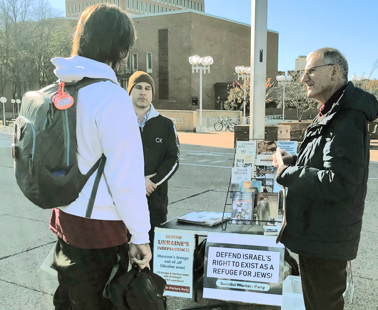 SWP member Edwin Fruit, right, discusses the fight against Jew-hatred and support for Israel’s right to exist as a refuge for Jews, after Hamas’ murderous Oct. 7 pogrom against Jews in southern Israel, with Frank Bass, left, and Doug Nelson at University of Minnesota, Nov. 13.