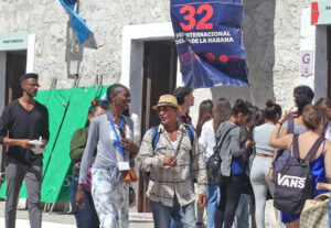 Cuban working people stream into Havana International Book Fair at La Cabaña Fortress Feb. 20. Annual event is Cuba’s largest cultural festival, with literature, poetry and art displays, films, music and politics.