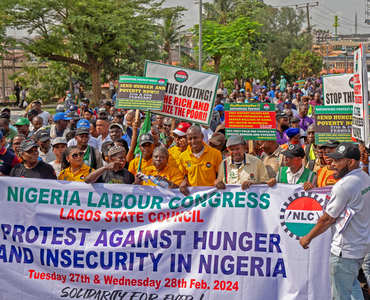 Protest against soaring prices, Lagos, Nigeria, Feb. 27. “Workers see the effects of the capitalist crisis every day of our lives,” says Rachele Fruit, Socialist Workers Party candidate for president. “The SWP presents a working-class program to fight for the interests of all the exploited.”