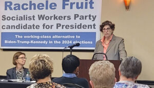 Rachele Fruit, candidata del Partido Socialista de los Trabajadores para presidente, habla en mitin de campaña en Fort Worth, 20 de abril. “El futuro de la humanidad depende de que la clase trabajadora en EE.UU. tome el poder y se encamine a una revolución socialista”, dijo.