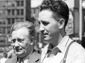 SWP leaders James P. Cannon, left, and Farrell Dobbs during Smith Act frame-up trial in 1941. Both were convicted, jailed for 13 months for opposing the U.S. rulers’ imperialist war policy.