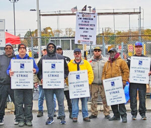 BCTGM members in Buffalo on strike at Milk-Bone