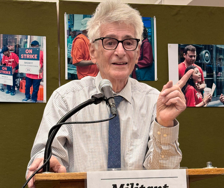 SWP National Committee member Dave Prince, editor of The Fight Against Jew-Hatred and Pogroms in the Imperialist Epoch, speaks at Militant Labor Forum in New York, Oct. 19. 