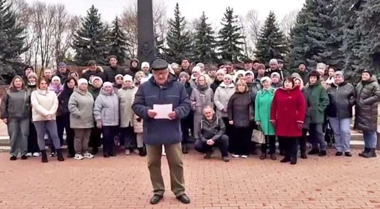 Kursk villagers in Russia demand end to ‘damned war’