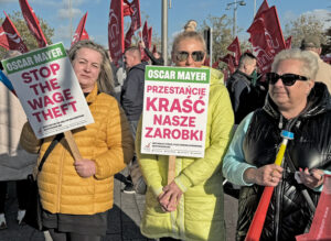 Members of Unite union on strike at Oscar Mayer in Wrexham, North Wales, rally Oct. 24 to press fight against wage cut, win union recognition.