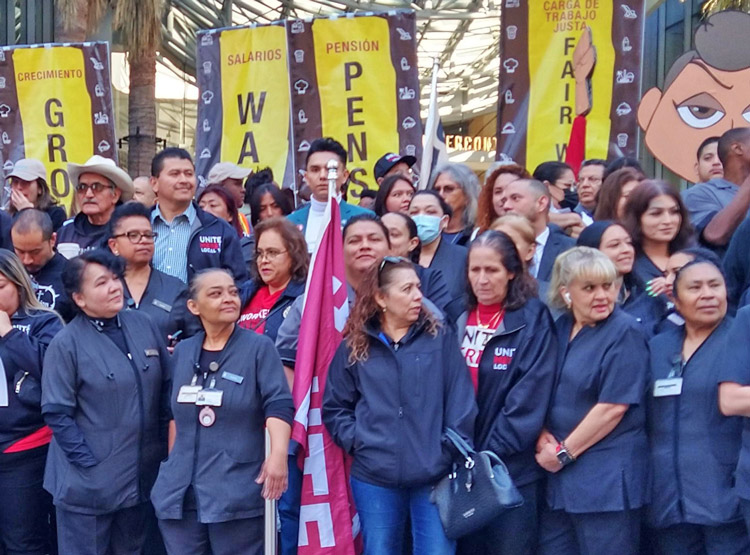 Los Angeles hotel, airport workers win increase in the minimum wage